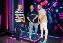 Maxi-Spaß beim Mini-Golf: Golfrausch eröffnet im Auhof Center Die Center-Chefs Peter Schaider und peter Schaider jr. mit "Golfer" Lukas Rauscher © Auhofcenter David Groschl.jpg