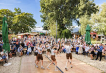 Worauf sich die Besucher auf der Kaiser Wiesn freuen können Wiesn-Dorf-Tanz
