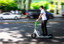 E-Scooter mit 69 km/h! Polizei-Razzia in Bezirken Wieder waren enorm viele Raser-Scooter unterwegs (Bild: Istock).