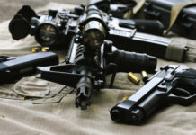 Cobra stürmt Wohnungen und findet Waffen-Arsenal Ein Waffen-Arsenal wurde bei dem Mann aus Wien gefunden (Bild: Istock).