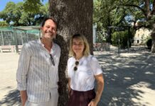 Das Baum-Angebot kommt an: Jetzt wird geprüft Sie haben was zu verschenken: BV Lamp und Vize Saurwein suchen Baum-Standorte in Ottakring (Bild: BV 16).