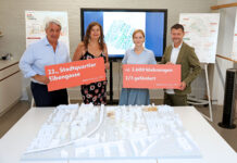 Ausstellung zeigt Entwicklung des Stadtquartiers Eibengasse Bezirksvorsteher Ernst Nevrivy, Planungsstadträtin Ulli Sima, Wohnbaustadträtin Elke Hanel-Torsch und Gregor Puscher, Geschäftsführer wohnfonds_wien. (v.l.) © Stadt Wien/Martin Votava