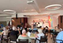 Große Melodien begeisterten im Haus Schmelz Gartenkonzert Haus Schmelz