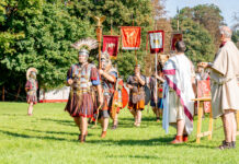 Magnum festum: Romani in Carnuntum redeunt Am Römerfest marschieren die Legionäre ein © RSC