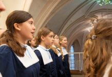 Wiener Chormädchen feiern Debüt in der Hofburgkapelle Von Mitte September bis Ende Juni gestaltet die Wiener Hofmusikkapelle jeden Sonntag um 9.15 Uhr die Heilige Messe in der Hofburgkapelle. © Lukas Beck