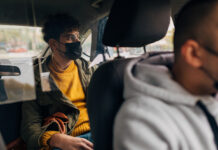 Nach Brutalo-Überfall: Taxi-Räuber geschnappt! Schockierender Überfall mit einem verletzten Taxler (Bild: Istock).