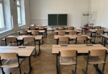 Neue Böden, frische Räume und bessere Ausstattung Ein sanierter Klassenraum der Mittelschule Viktor-Christ-Gasse (Bild: BV 5).