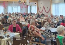 40 Jahre: Dreifaches Hoch aufs Haus Liebhartstal 40 Jahre Haus Liebhartstal: Ein Fest der Erinnerungen (Bild: Häuser zum Leben).