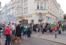 Protest gegen Millionen-Umbau am Aumannplatz Aumannplatz Demo