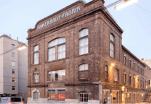 Ein Oktober voller Kunst, Identität und Lichtskulpturen Das Kulturhaus Brotfabrik ist der kreative Treffpunkt im 10. Bezirk © Kulturhaus Brotfabrik