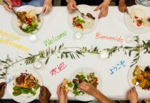 Die “Lange Tafel” macht Nachbarn zu Freunden Rund um die Lange Tafel wird es auch Spiel, Spaß und Infos geben © DJ Paine / Unsplash