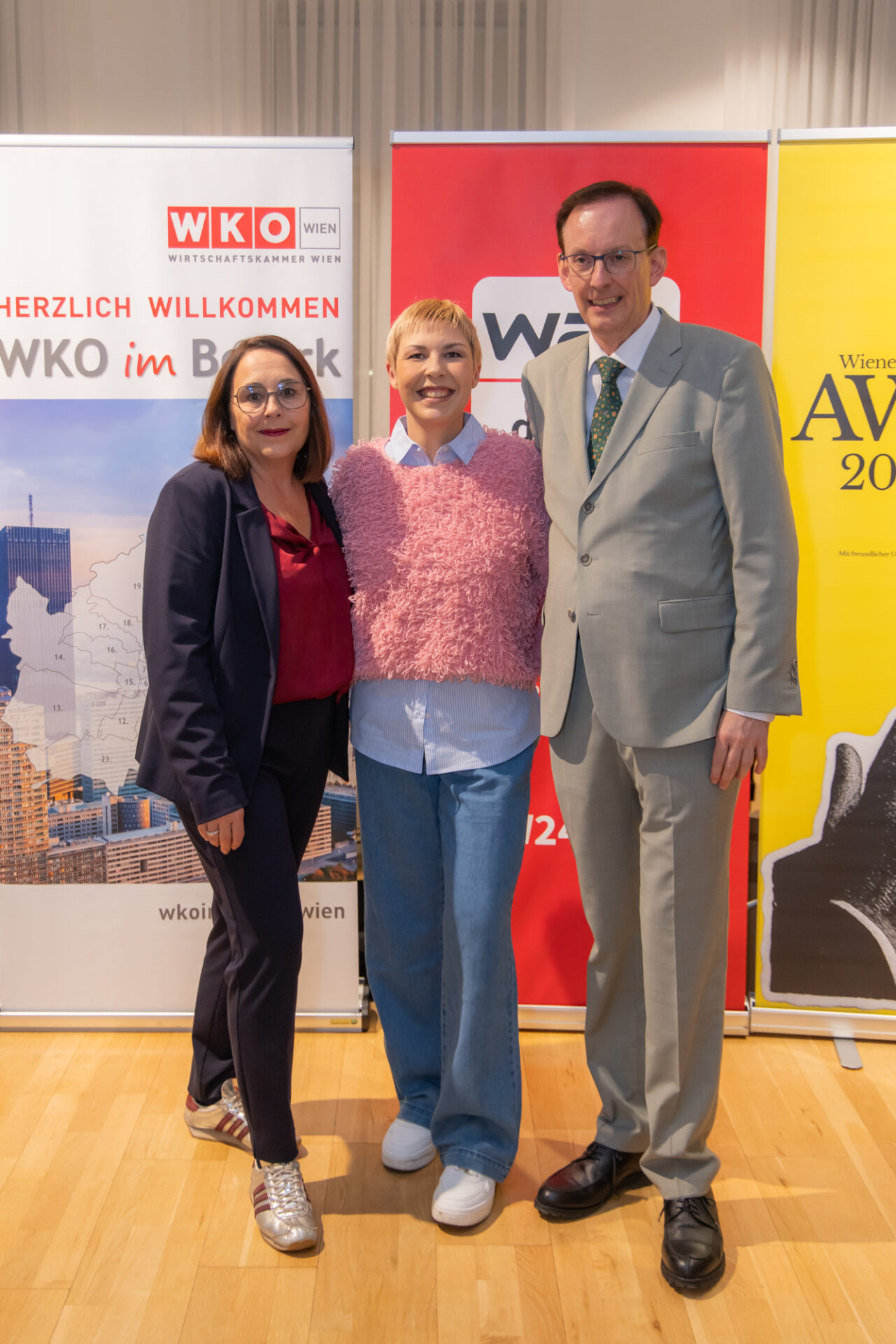 WBBA: Bezirksvorsteherin Julia Lessacher, Verena Haller (Wirtschaftskammer im Bezirk), Bezirksrat Gerhard Hammerer (Bild: Oblak).