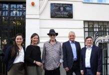 In Meidling bleibt Georg Danzer in bester Erinnerung Franz Schwarz, Mariella Pfoser, Klaus Pfoser, Katharina Weninger und Wilfried Zankl. (V.l.) © BV 12 / Mallinger