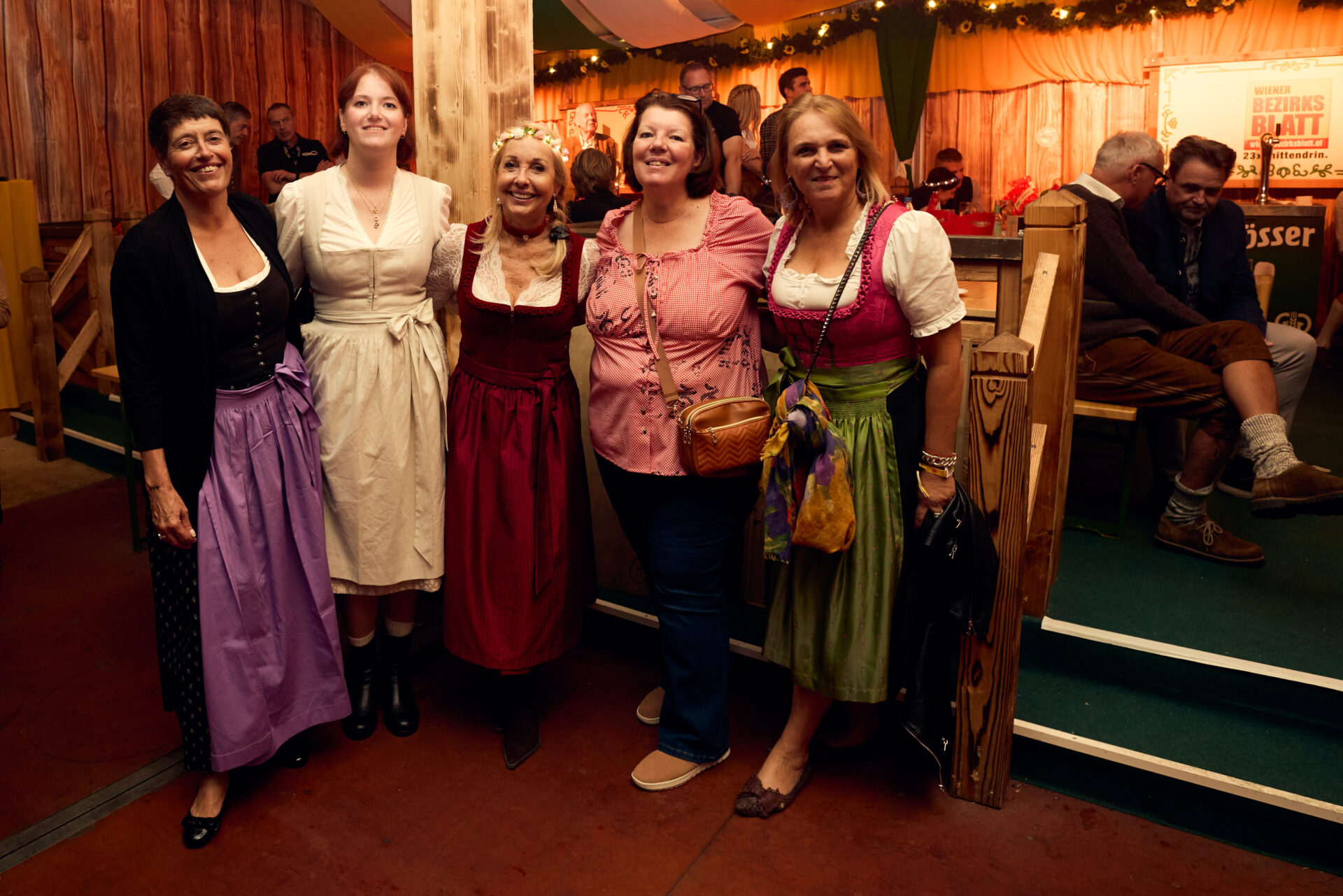 Damen-Riege mit Uschi Fellner-Pöttler (Bild: Lechner).