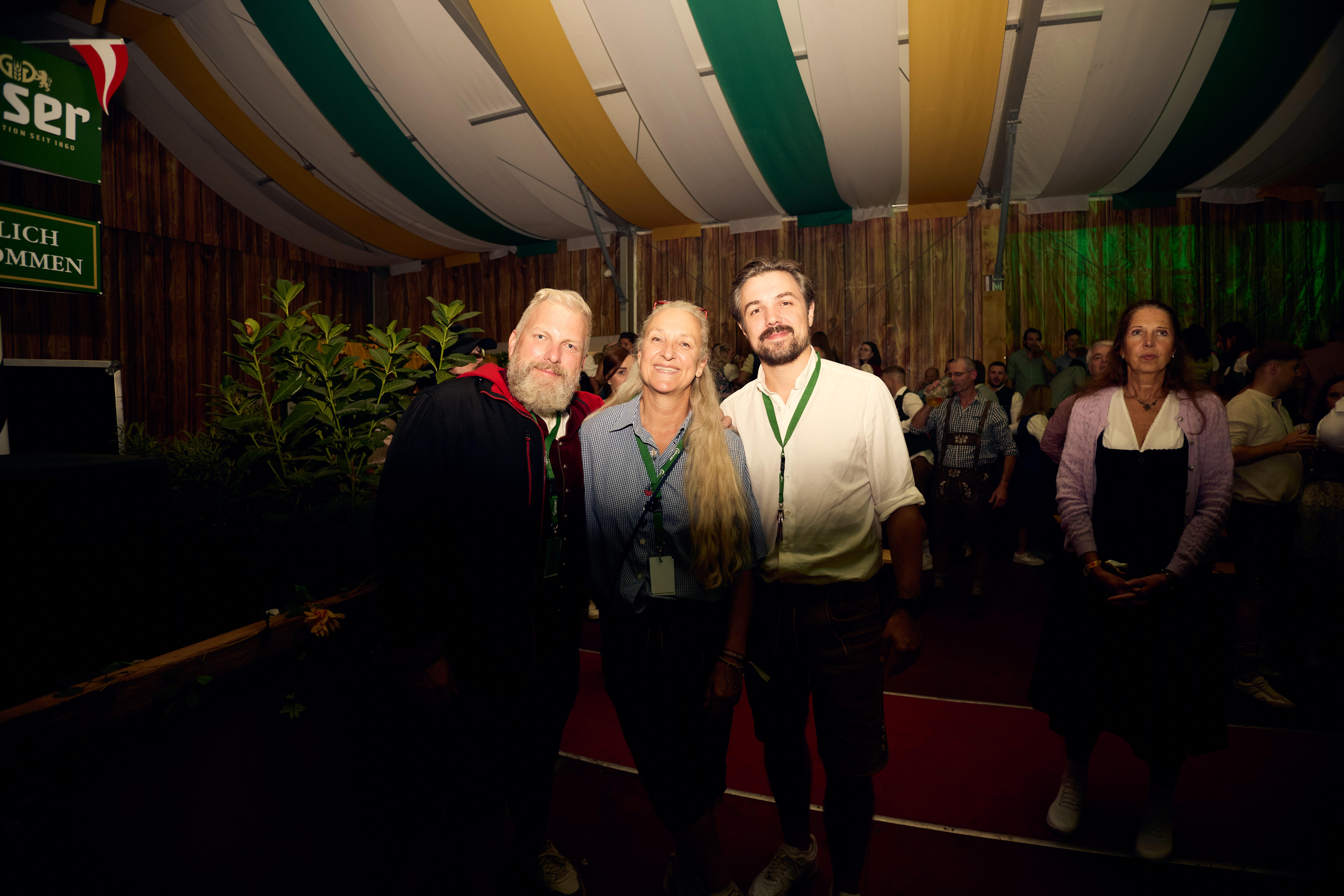Kaiser Wiesn-Checker: Werbeheld Ernst Buchinger, Marion Trska, Geschäftsführer Paul Pöttler (v.l., Bild: Lechner).