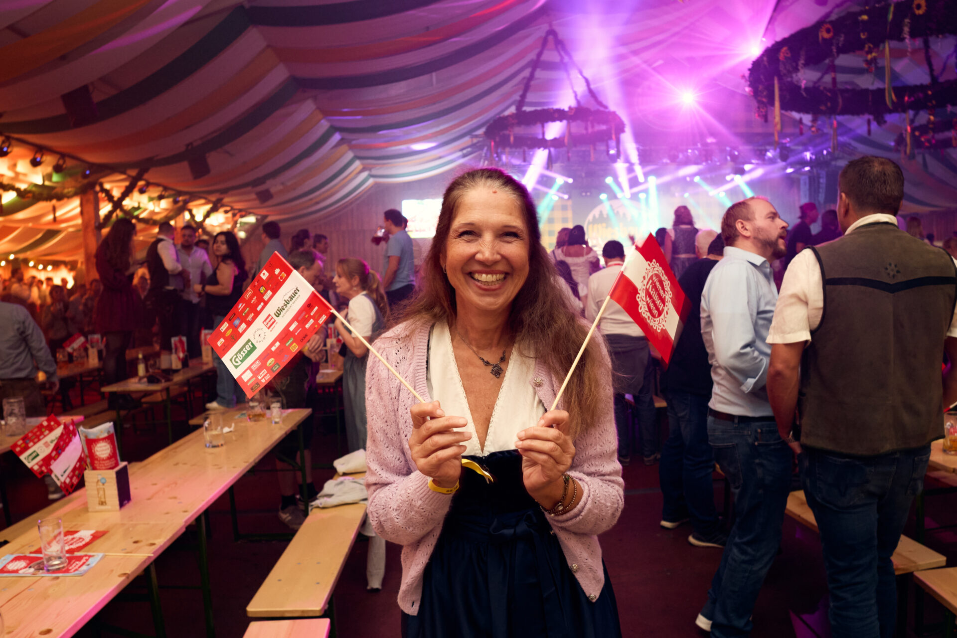 Bezirks-Wiesn-Gäste wie Gabriele Köhrl hatten eine Riesenfreude (Bild: Lechner).