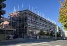 Dachgleiche für neue Schule im Dritten gefeiert Der Rohbau steht und bis September 2027 soll die Schule fertig gestellt sein. © BIG