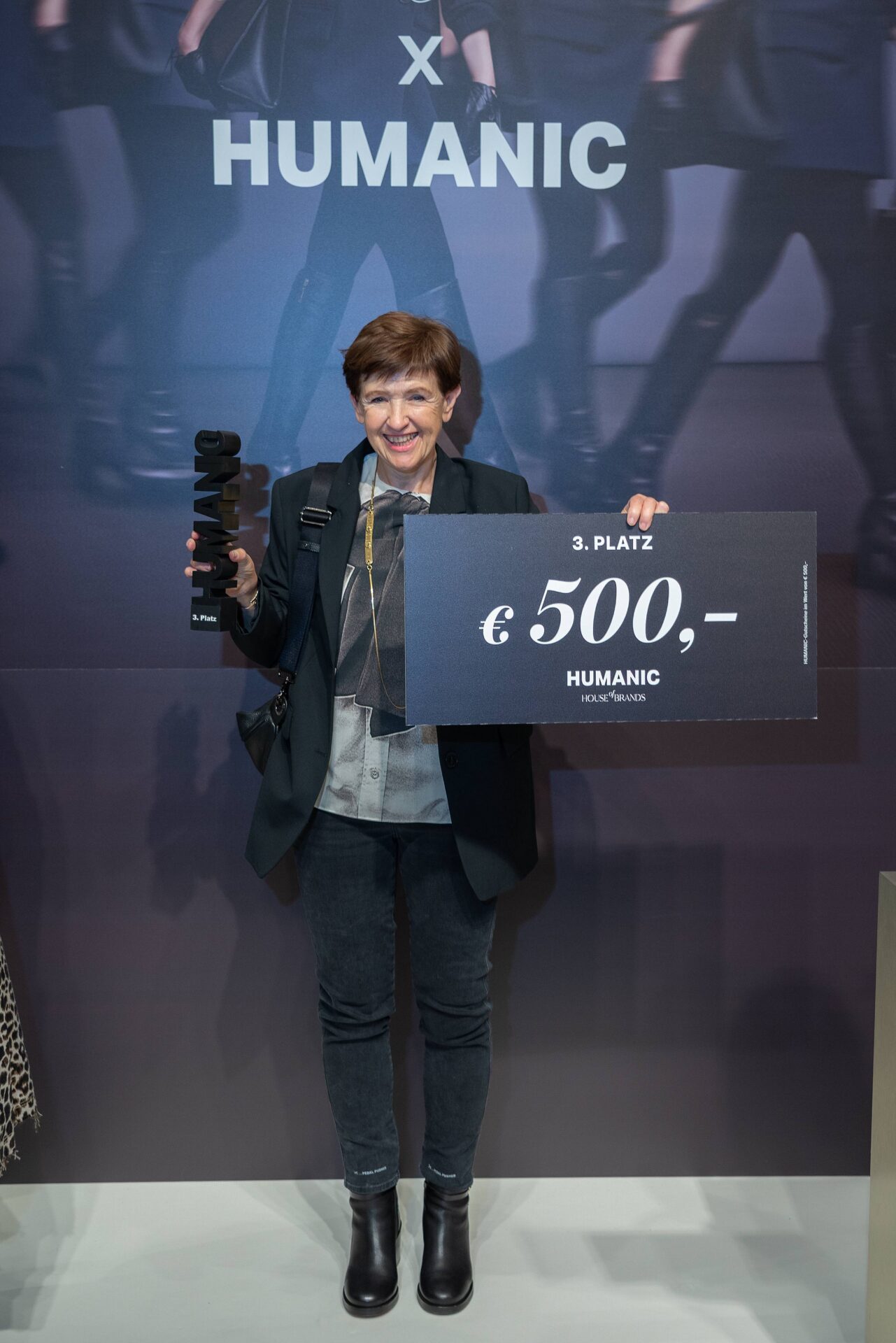 Humanic x Silvia Schneider - Female Empower-Walk und Kunstausstellung mit Award Verleihung
