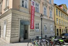 Bezirksmuseum: Hommage an Ingeborg Bachmann Das Bezirksmuseum Hietzing liegt Am Platz 2 © Berger