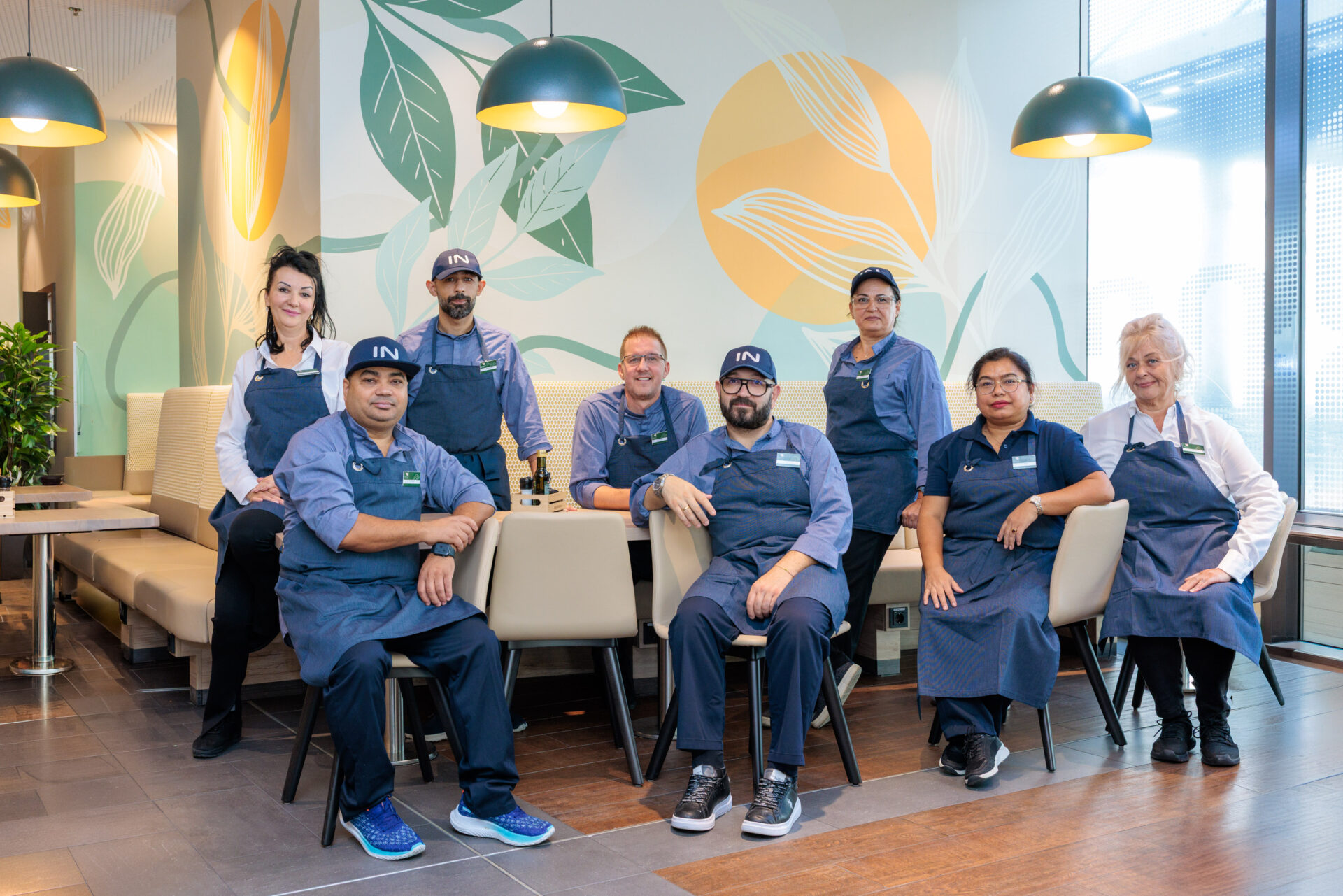 Restaurantleiter Ferenc Olah und sein Team freuen sich, ihre Gäste ab sofort begrüßen zu dürfen © Interspar