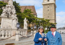 “Hiata-Einzug”: Weinhauer-Tradition wird lebendig Die amtierenden „Hiataeltern“ - Hiatamutter Gisi und Hiatavater Heinz Wolf @ Reisinger