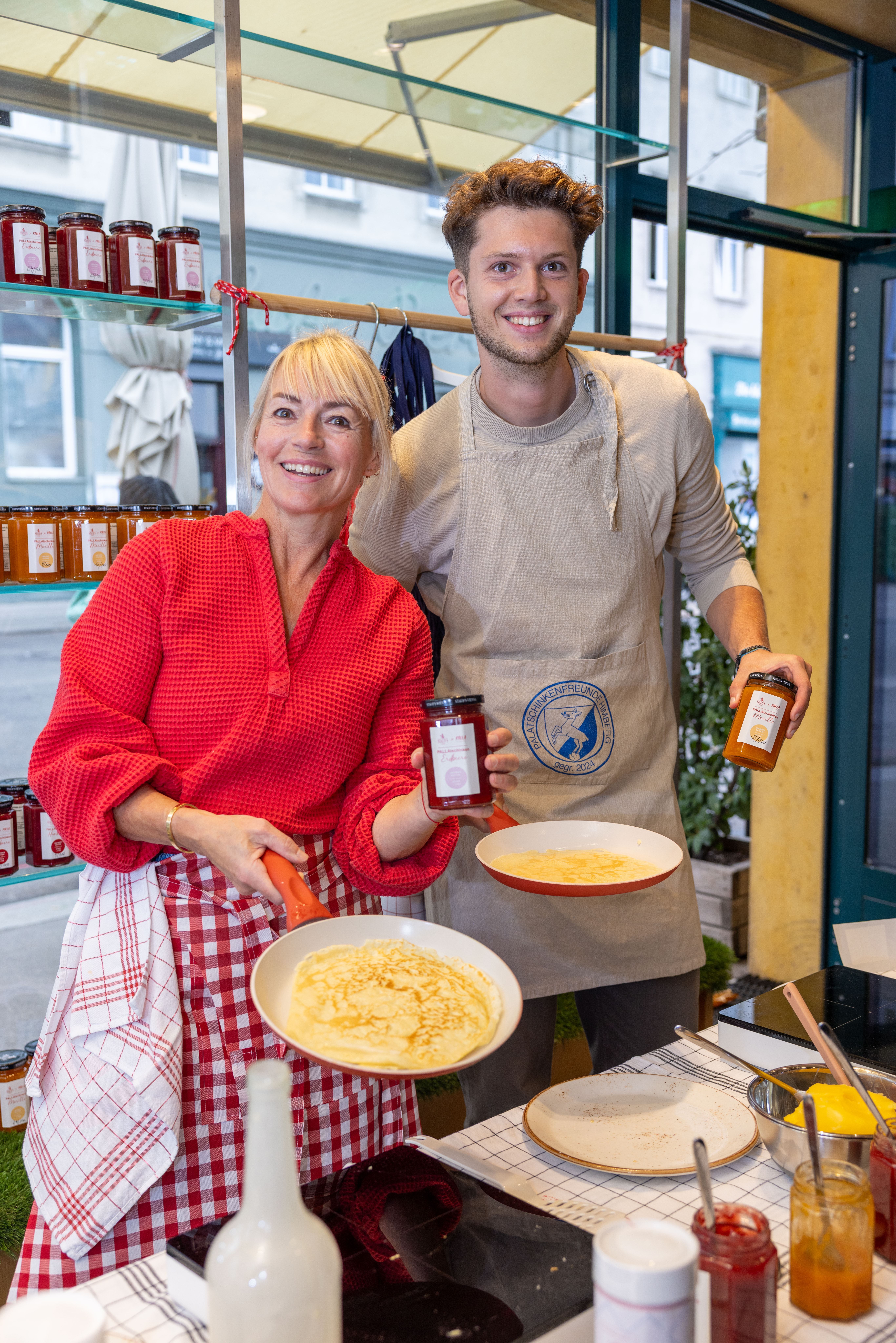 Alexandra Palla und David Hamp schupften-mehr als 500 Palatschinken im STAUDS Pavillon.