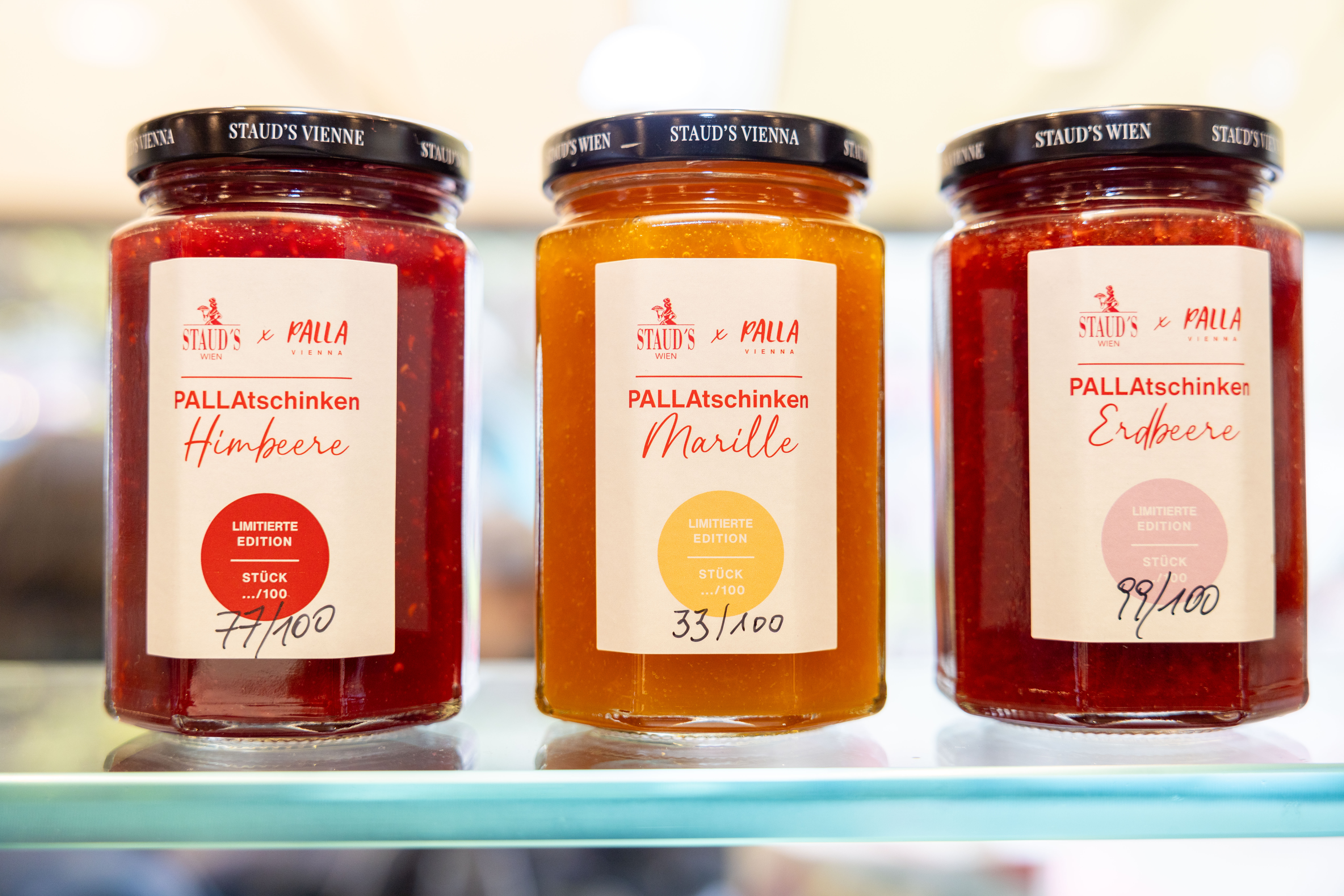 STAUD'S limitierte PALLAtschinken Marille, Himbeere und Erdbeere gibt es in einer Auflage von 100 Stück im STAUD'S Pavillon am Brunnenmarkt zu kaufen.