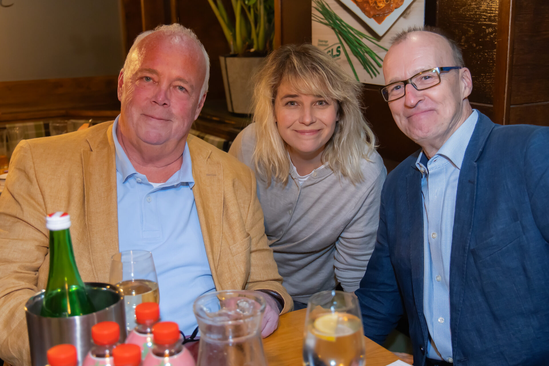 Bezirkschefin Steffi Lamp mit Tom Healy und Hans Steiner vom WBB (Bild: Oblak).