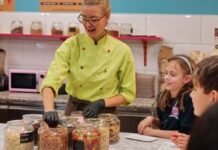 Süße Sache: Kinder machen in Margareten Schokolade BO-YO Chocolate Museum Vienna
