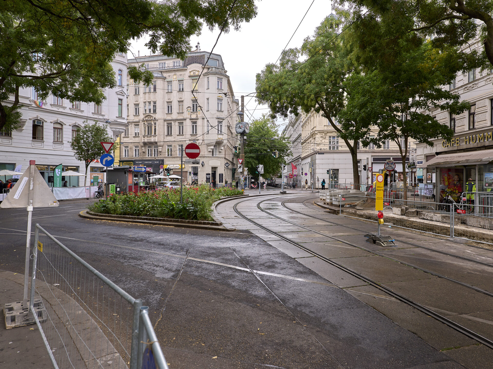 Baustart des Josef-Matthias-Hauer Platzes